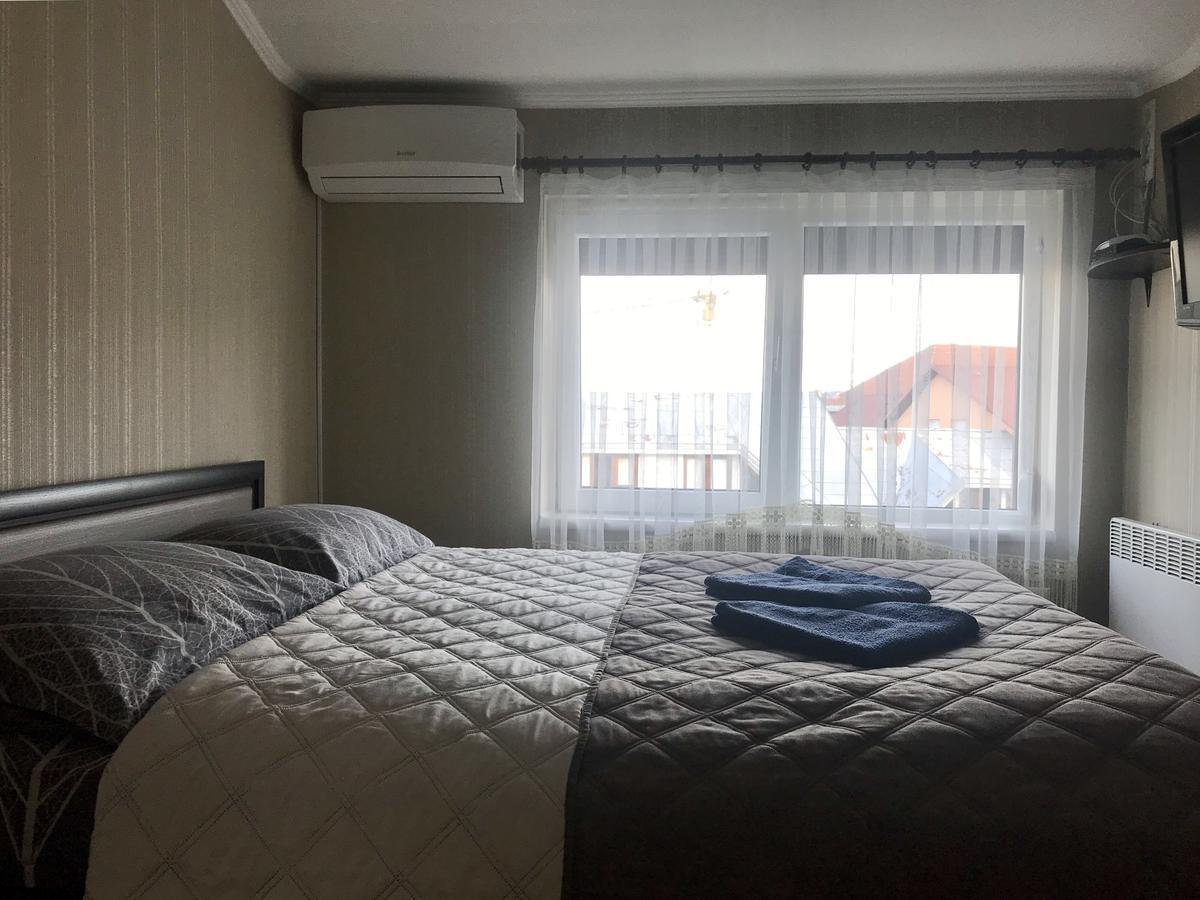 Panoramic View Top Floor Apartment In The City Center Mukatjeve Exteriör bild